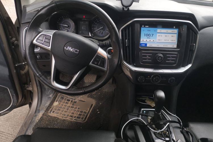 Used JMC Yuhu 5 2019 2.0T Classic Edition Diesel Automatic 2WD LX Long Wheelbase JX4D24A5L