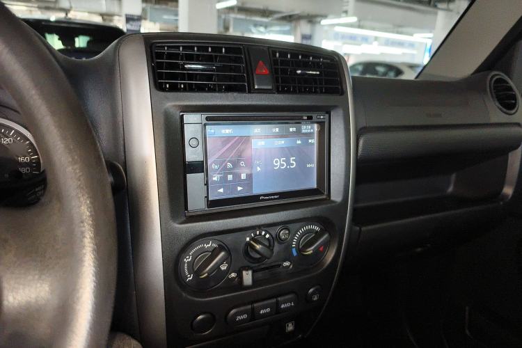 Used Suzuki Jimny 2015 1.3L AT JLX Navigation Edition