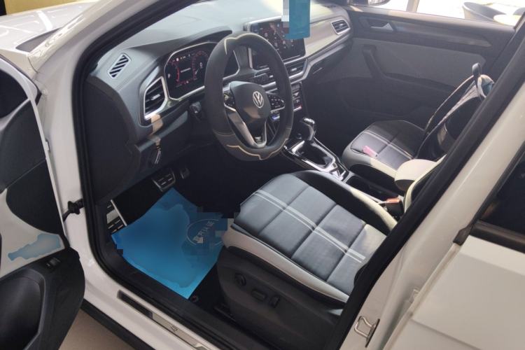 Used Volkswagen T-ROC 2025 Facelifted 300TSI DSG Two-Wheel-Drive Chen Guang Edition
