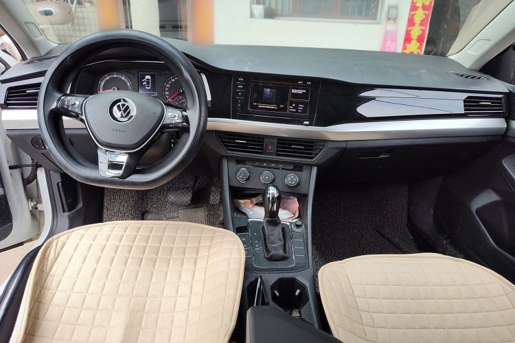 Used Volkswagen Bora 2021 1.5L Automatic Fashionable Smart Connectivity Version Center Console