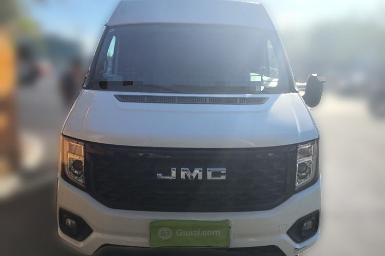 Used JMC Fushun 2025 2.0T 8AT Diesel Short-Wheelbase Mid-Height Commercial Van with 2/3 Seats
