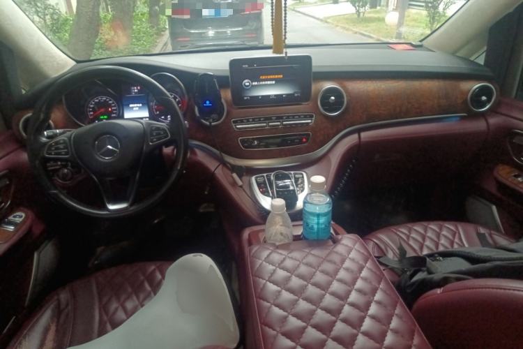 Used Mercedes-Benz V-Class 2018 V 260 L Prestige Extended Version China VI Center Console