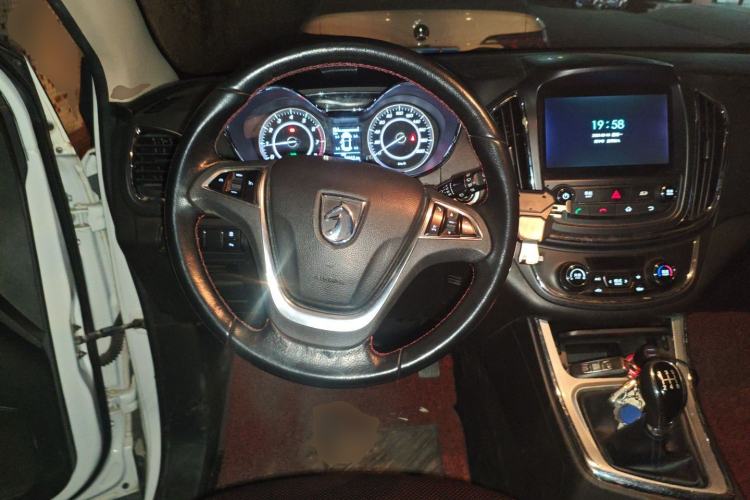 Used Baojun 560 2015 1.8L Manual Elite Edition