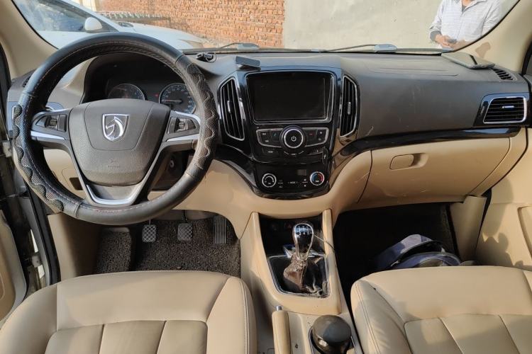 Used Baojun 730 2015 1.8L Manual Luxury Navigation ESP Version 7-seater