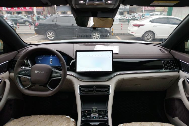 Used BYD Song PLUS New Energy 2025 EV Intelligent Driving Edition 520km Luxury Model Center Console