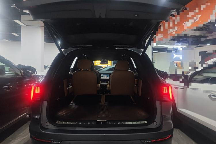 Used Lynk & Co 09 2021 2.0T Halo Six-Seater