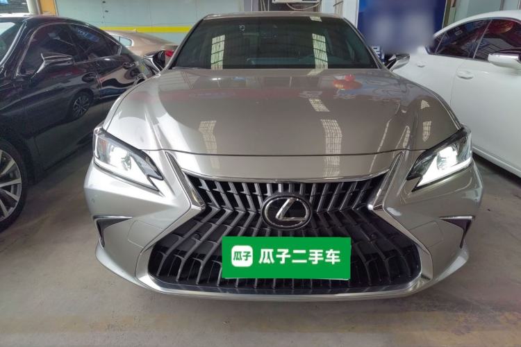 Used Lexus ES 2022 300h Excellence Edition
