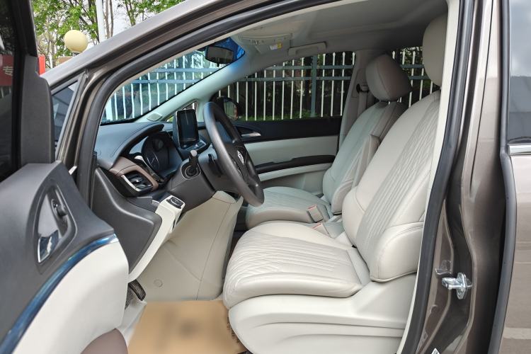 Used Buick GL8 2023 Land Executive Class Comfort Model