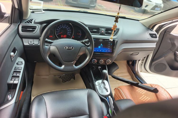 Used Kia K2 2015 Sedan 1.4L Automatic GLS Steering Wheel