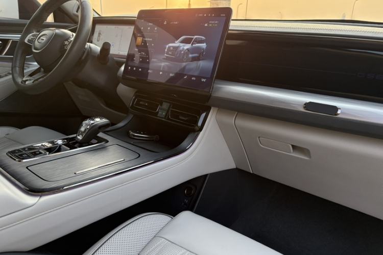 Used GAC Trumpchi GS8 2022 Flagship Series 2.0 TGDI Four-Wheel Drive Supreme Edition (7 Seats) Interior 1