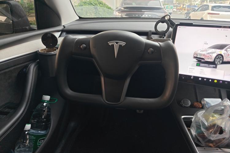 Used Tesla Model Y 2023 Rear-Wheel-Drive Version
