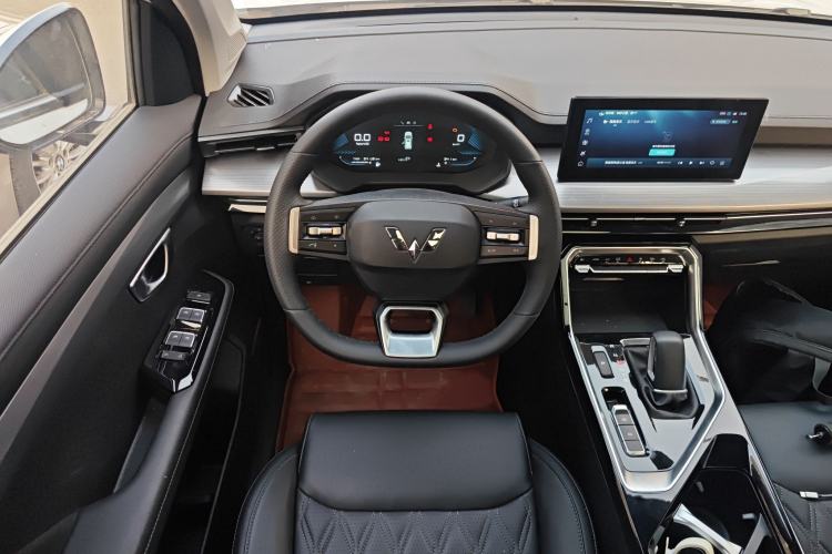 Used Wuling Asta 2022 2.0L DHT Electric-Speed Version