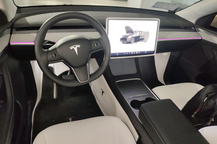 Used Tesla Model Y 2023 Long-Range All-Wheel-Drive Version
