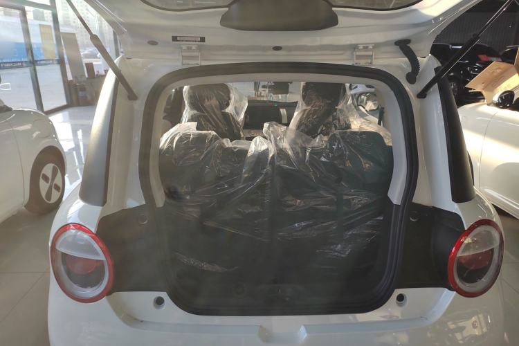 Used CHANGAN NEVO Lumin 2026 Model Treasure Edition 205km Passionate Beige Ningde Trunk