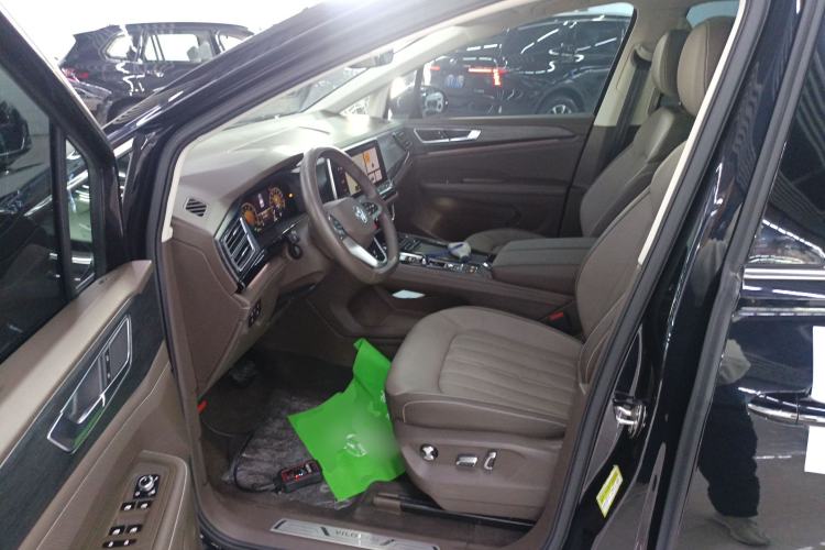 Used Volkswagen Viloran 2023 330TSI Luxury Edition Left Front Seat