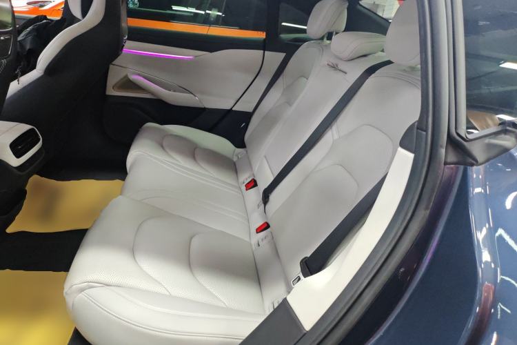 Used Xiaomi Auto SU7 2024 Four-Wheel Drive Ultra-Long Range Advanced Intelligent Driving Max Edition
