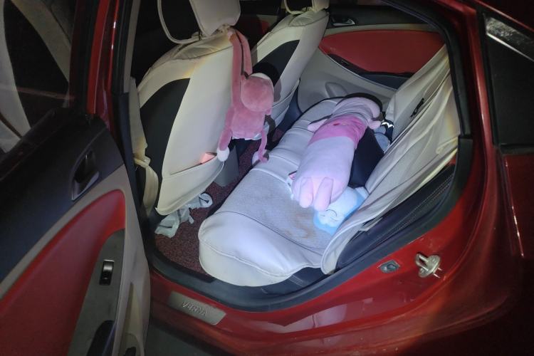 Used Hyundai Verna (older generation) 2014 1.4L Automatic Leading-Edge GLX Left Rear Seat