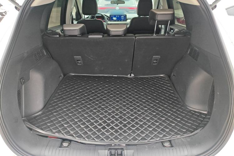 Used Ford Escape 2020 EcoBoost 245 Four-Wheel Drive Titanium Edition Trunk