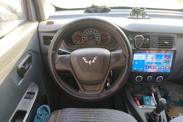 Used Wuling Rongguang V 2016 1.5L Practical Version Steering Wheel