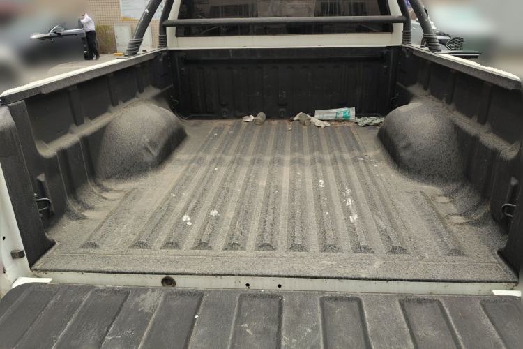 Used Great Wall Wingle 5 2017 2.4L European Version Gasoline Two-Wheel Drive Entry-Level Big Double Cab 4G69S4N
