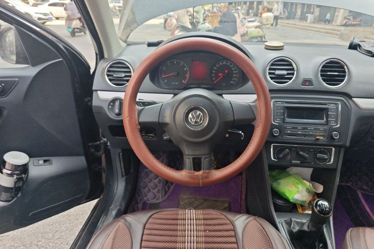 Used Volkswagen Jetta 2015 1.6L Manual Comfort Model Steering Wheel