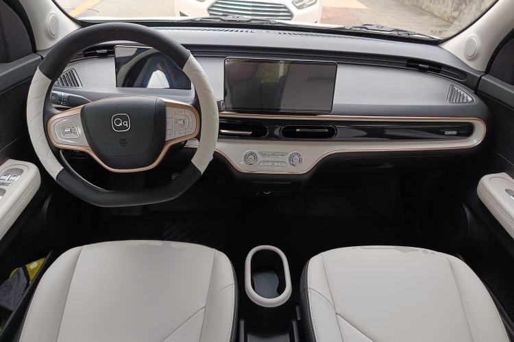 Used Chery QQ Domi 2025 Model 305km Comfort Edition Interior 2