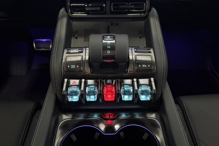 Used Formula Leopard Leopard 5 2023 Explore Edition
