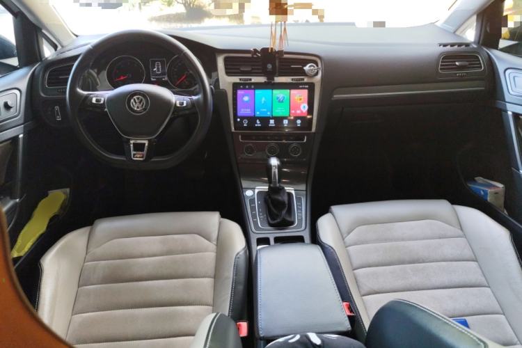 Used Volkswagen Golf 2017 230TSI Automatic Luxury Million-Vehicle Commemorative Edition