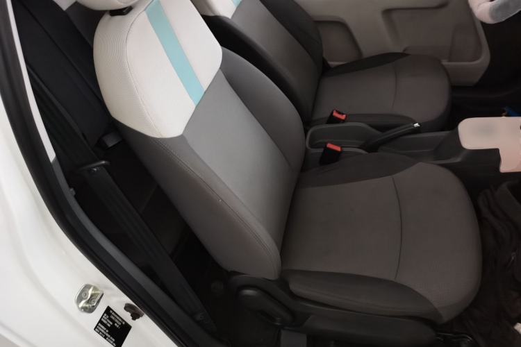 Used CHANGAN NEVO Lumin 2022 301km Honey-Sweet Version
