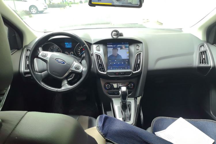 Used Ford Focus 2012 Sedan 1.6L Automatic Fashion Edition