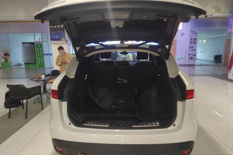Used Jaguar F-PACE 2020 2.0T Urban Deluxe Edition Trunk
