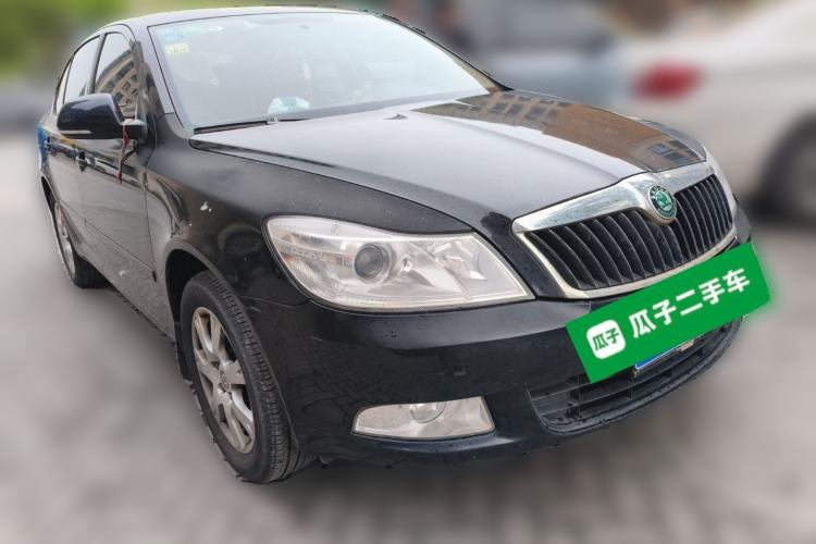 Used Skoda Octavia 2013 1.6L Automatic Yijie Edition Front Right 45 Deg