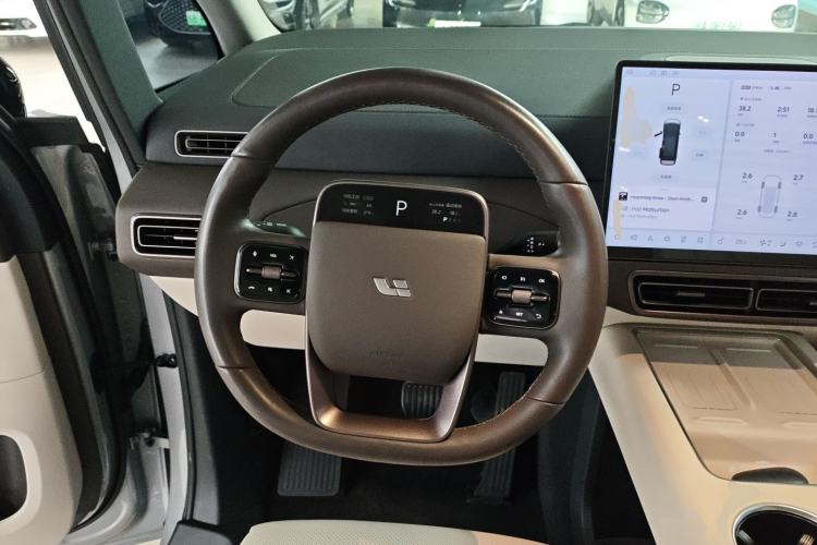 Used Li Auto MEGA 2024 Ultra Model
