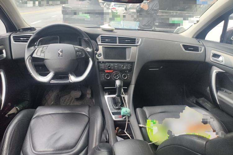 Used DS 5LS 2014 1.6T Luxury Edition THP160
