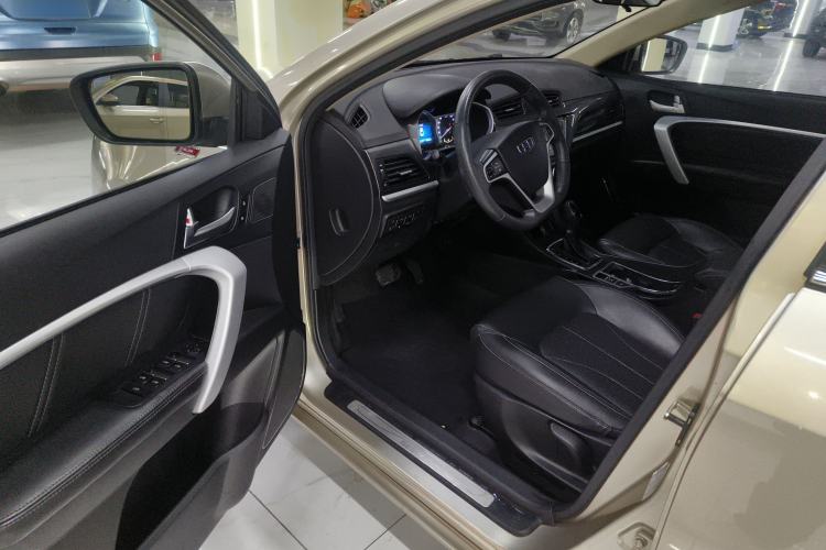 Used Geely Auto Emgrand 2017 Sedan Million Edition 1.5L CVT Upward Version Driver Seat