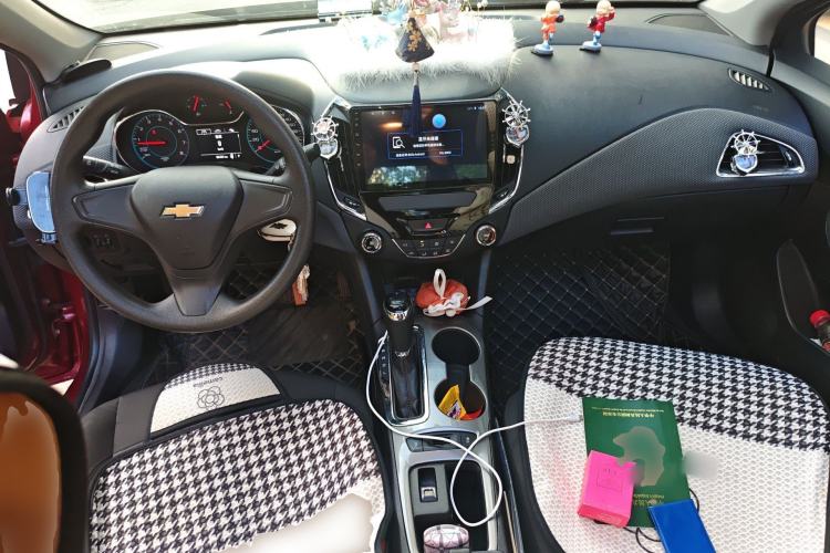 Used Chevrolet Cruze 2017 1.5L Automatic Pioneer Sunroof Edition Center Console