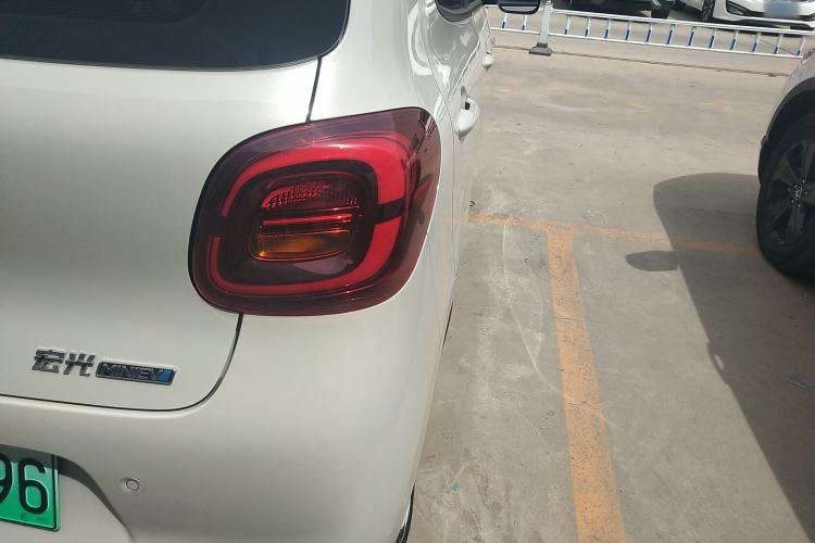 Used Wuling Hongguang MINIEV 2025 Four-Door Version Premium Edition Right Rear Taillight