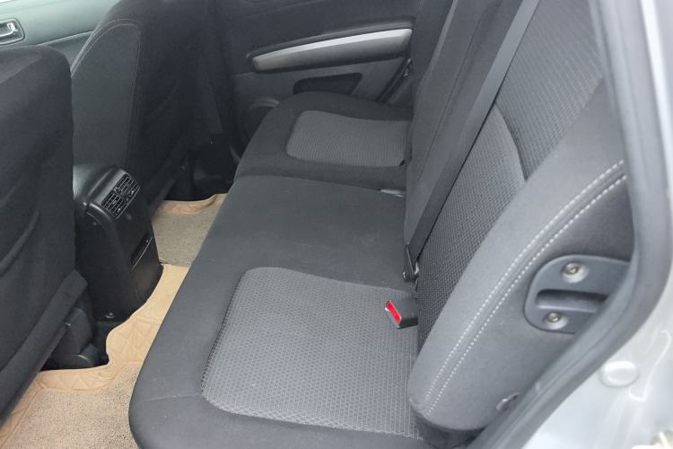 Used Dongfeng Fengdu MX6 2015 2.0L Manual Two-Wheel Drive Navigation Edition