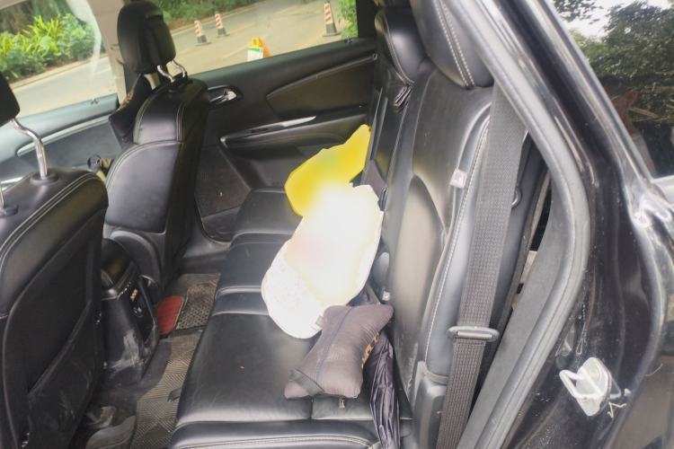 Used Dodge Journey 2013 2.4L Two-Wheel Drive Luxury Version