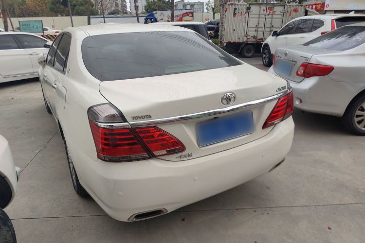 Used Toyota Crown 2012 2.5L Royal Leather Edition
