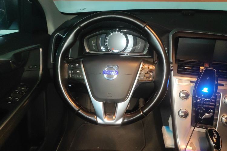 Used Volvo XC60 2017 T5 AWD Smart Upgrade Edition
