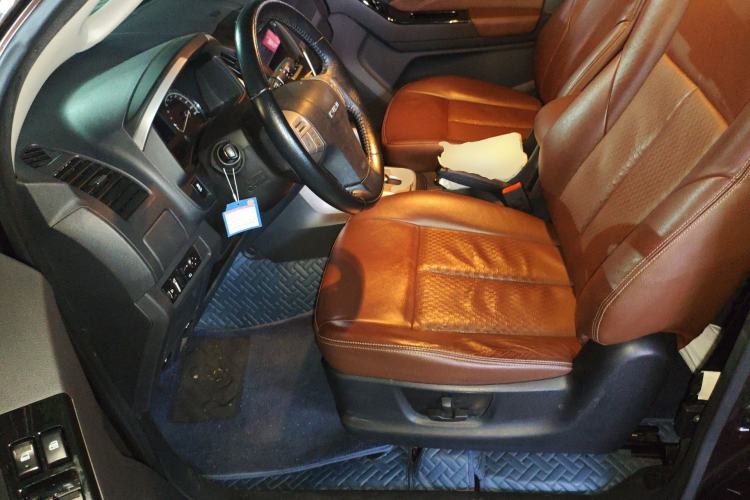 Used Isuzu mu-X 2017 3.0T Four-Wheel Drive Automatic Luxury 7-Seater China V Emission Standard
