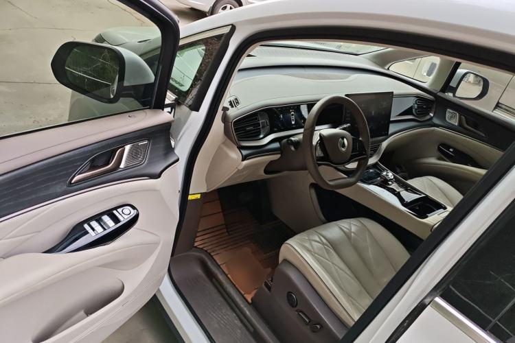 Used Denza D9 2022 DM-i 970 Four-Wheel Drive Flagship Model
