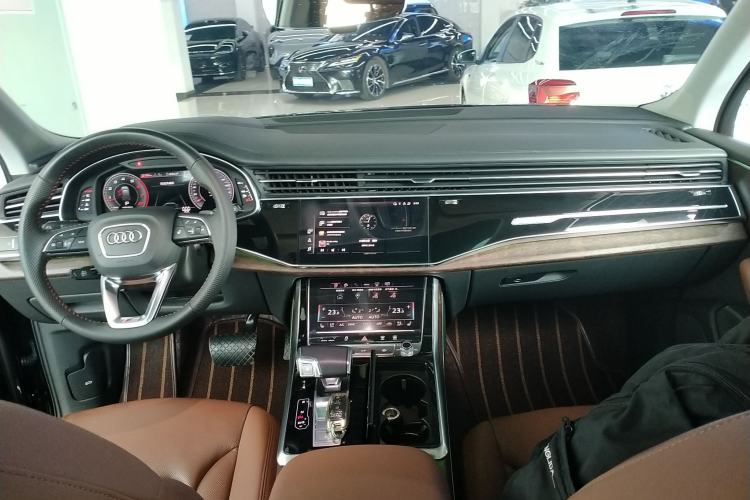 Used Audi Q7 2021 55 TFSI quattro S line Sport model