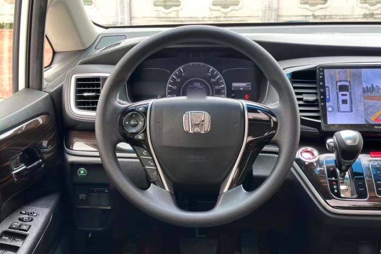 Used Honda Odyssey 2018 2.4L Luxury Edition Interior 4