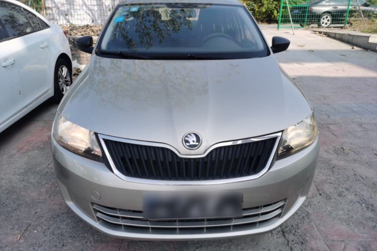 Used Skoda Rapid 2016 1.6L Automatic Front-Wheel Drive Model

