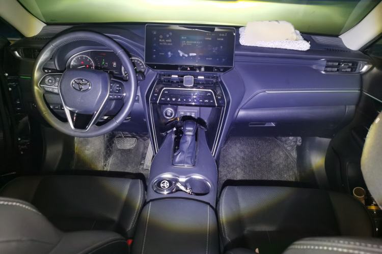 Used Toyota Harrier 2022 2.0L CVT Two-Wheel Drive Deluxe Edition Center Console