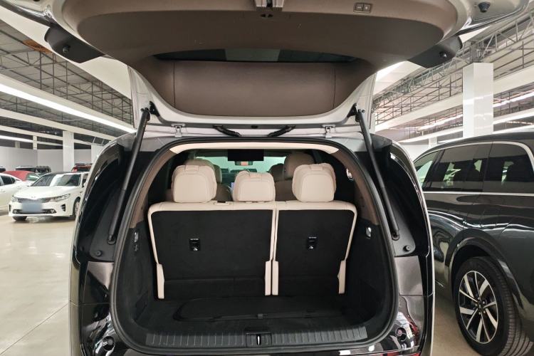 Used Li Auto MEGA 2024 Ultra Model
