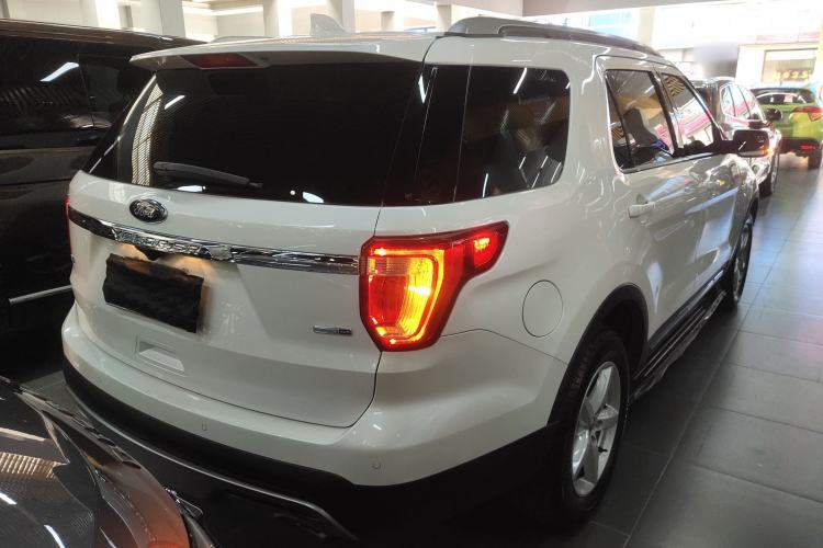 Used Ford Explorer  Exterior 5