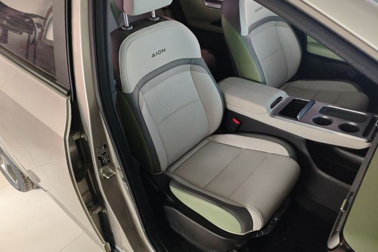 Used AION Y 2023 Plus 510 Tech Edition Right Front Seat